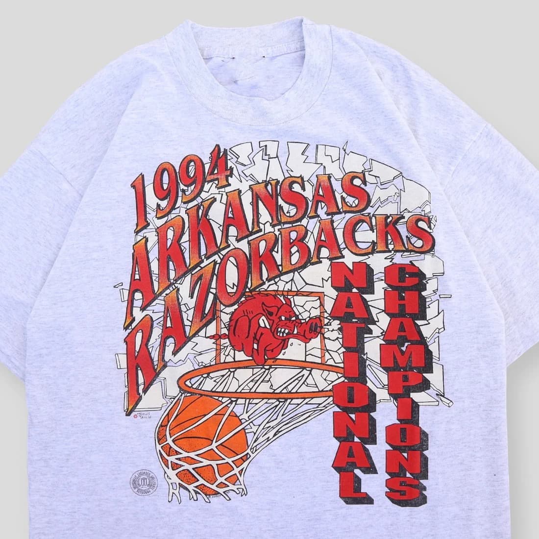 1994 Arkansas Razorbacks NCAA Tournament T-Shirt - Regalo para Fan de NCAA – image 4, Arkansas Razorbacks Tee, Arkansas Razorbacks Merch, Arkansas Razorbacks Shirt, Arkansas Razorbacks Sweatshirt, Arkansas Razorbacks Hoodie, Arkansas Razorbacks Clothes