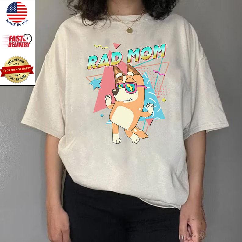 Camiseta Bluey Rad Mom Dad, Playera Chilli Heeler - Regalo Retro para Padres – image 4, Bluey Rad Mom Dad Tee, Bluey Rad Mom Dad Merch, Bluey Rad Mom Dad Shirt, Bluey Rad Mom Dad Sweatshirt, Bluey Rad Mom Dad Hoodie, Bluey Rad Mom Dad Clothes