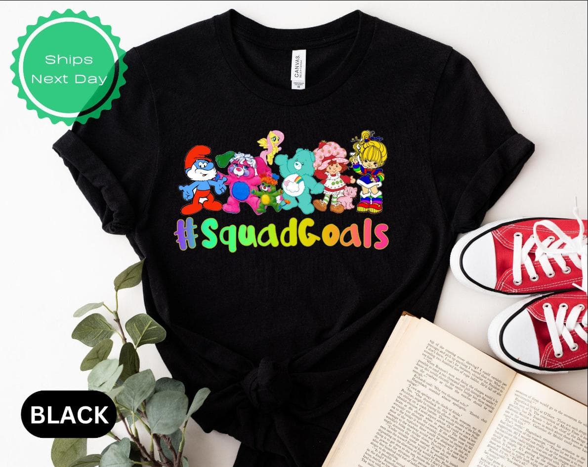 Camiseta Personalizada Dibujos 80s, Friends, Rainbow Bright, Strawberry Short Regalo – image 1, Cartoon 80s Friends Tee, Cartoon 80s Friends Merch, Cartoon 80s Friends Shirt, Cartoon 80s Friends Sweatshirt, Cartoon 80s Friends Hoodie, Cartoon 80s Friends Clothes