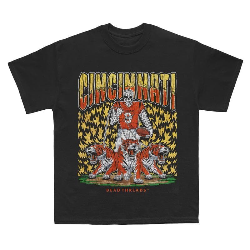 Camiseta Gráfica Deadman's Cincinnati Bengals - Algodón Hombre y Mujer – image 1, Cincinnati Bengals Tee, cincinnati bengals hooded sweatshirt, cincinnati bengals gear, cincinnati bengals merch, cincinnati bengals shirt, bengals shirts, joe burrow tshirt