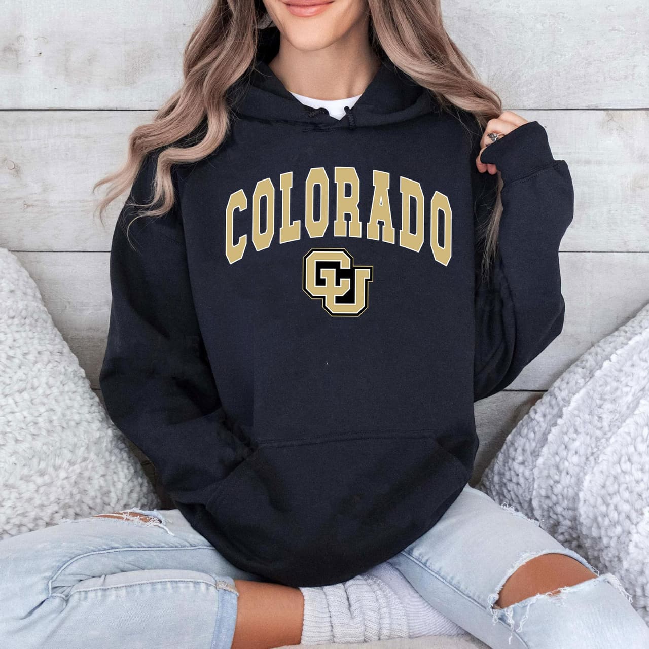 Colorado Buffaloes NCAA Football Camiseta, Sudadera y Suéter con Palabras Grandes – image 2, Colorado Buffaloes Tee, Colorado Buffaloes Merch, Colorado Buffaloes Shirt, Colorado Buffaloes Sweatshirt, Colorado Buffaloes Hoodie, Colorado Buffaloes Clothes