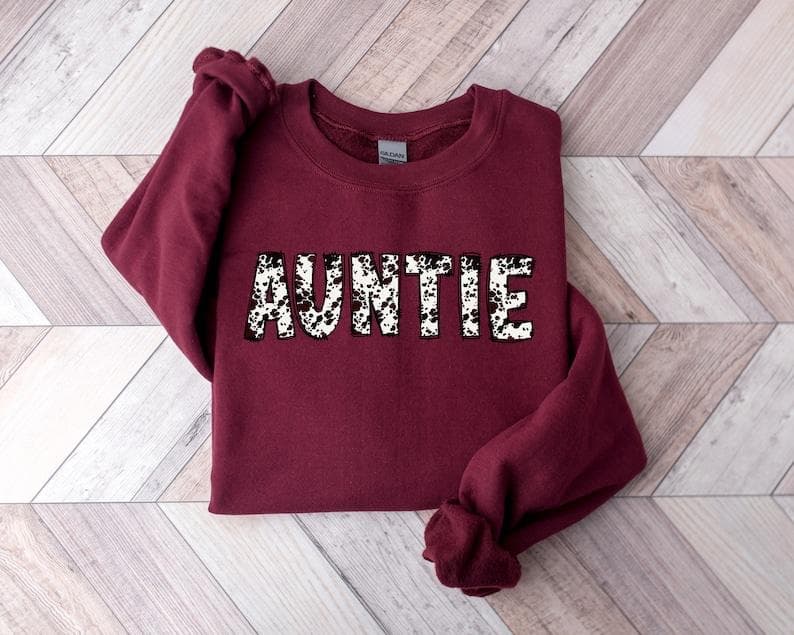 Sudadera Cowhide Brown Cow Auntie: Western Plaid, Regalo Tía Futura – image 1, Auntie Tee, Auntie Merch, Auntie Shirt, Auntie Sweatshirt, Auntie Hoodie, Auntie Clothes