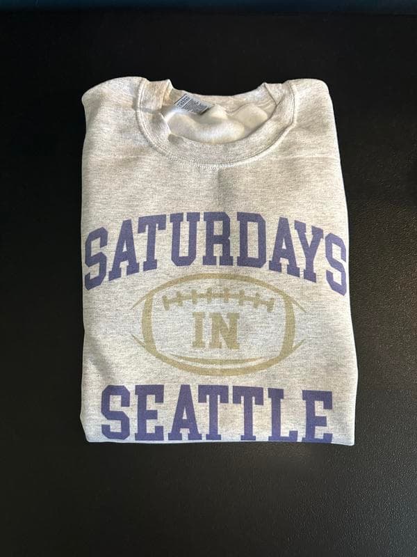 Sudadera Personalizada de Fútbol Americano Universitario para Sábados en la Ciudad – image 2, Vintage College Tee, NCAA T-Shirt, Alabama Crimson Tide tshirt, Ohio State Buckeyes tshirt, Texas Longhorns tshirt, Georgia Bulldogs tshirt, Michigan Wolverines tshirt