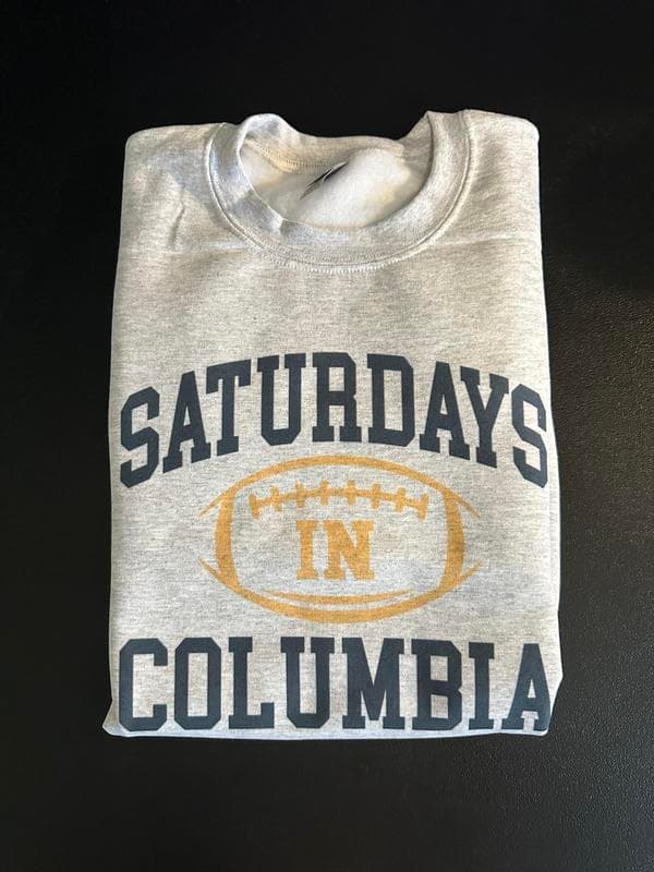 Sudadera Personalizada de Fútbol Americano Universitario para Sábados en la Ciudad – image 4, Vintage College Tee, NCAA T-Shirt, Alabama Crimson Tide tshirt, Ohio State Buckeyes tshirt, Texas Longhorns tshirt, Georgia Bulldogs tshirt, Michigan Wolverines tshirt