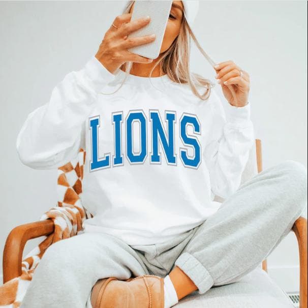 Paquete de Camisetas de Fútbol Detroit Lions para Cricut, Camiseta Deportiva Cortada en Capas – image 1, Detroit Lions Tee, detroit lions shirt, detroit lions tee shirts, detroit lions football shirt, detroit lions sweat shirt, nflshop lions, lions sweatshirt