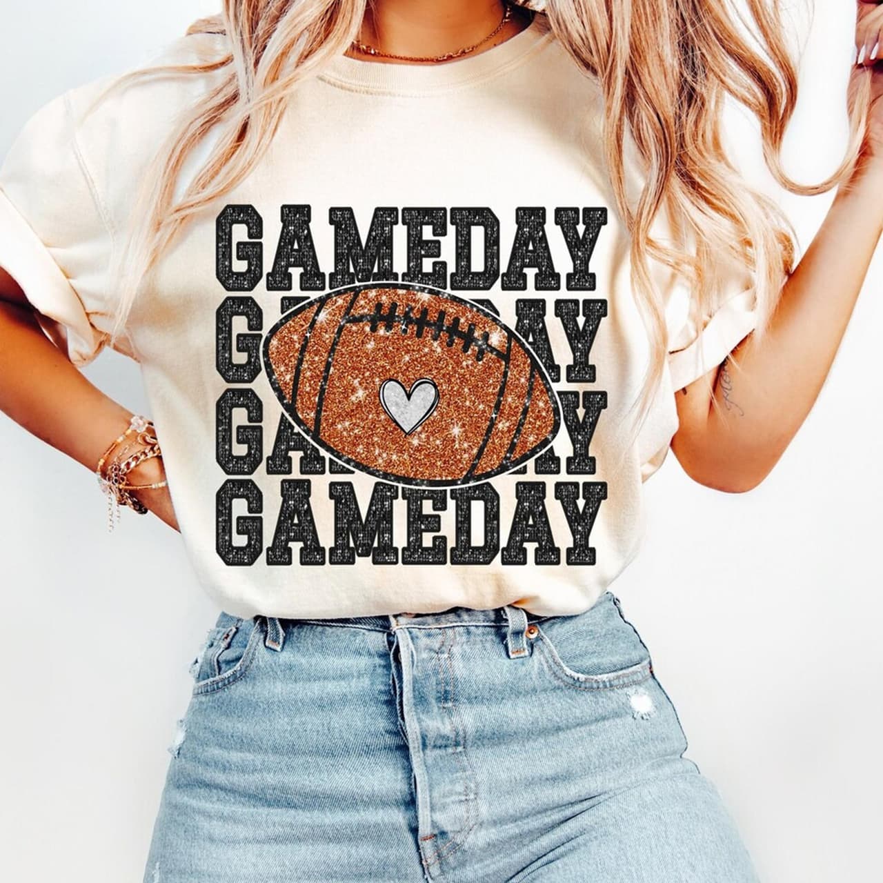 Camiseta y Sudadera con Capucha Glitter Fútbol Mamá Estilo 90s Día de Juego Comfort Colors – image 1, Football Game day Tee, Football Game day Merch, Football Game day Shirt, Football Game day Sweatshirt, Football Game day Hoodie, Football Game day Clothes