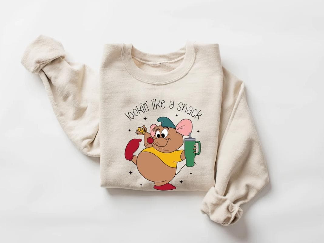 Camiseta Gus Gus 'Looking Like a Snack' - Navideña, Viaje Familiar, Regalo – image 1, Looking Like a Snack Tee, Looking Like a Snack Merch, Looking Like a Snack Shirt, Looking Like a Snack Sweatshirt, Looking Like a Snack Hoodie, Looking Like a Snack Clothes