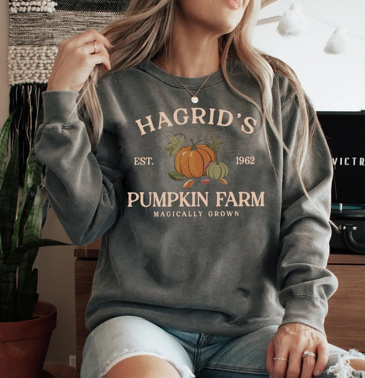 Hagrid's Pumpkin Patch Fall Sweatshirt - HP Fan Gift, Comfort Colors – image 4, Hagrid's Pumpkin Tee, Hagrid's Pumpkin Merch, Hagrid's Pumpkin Shirt, Hagrid's Pumpkin Sweatshirt, Hagrid's Pumpkin Hoodie, Hagrid's Pumpkin Clothes