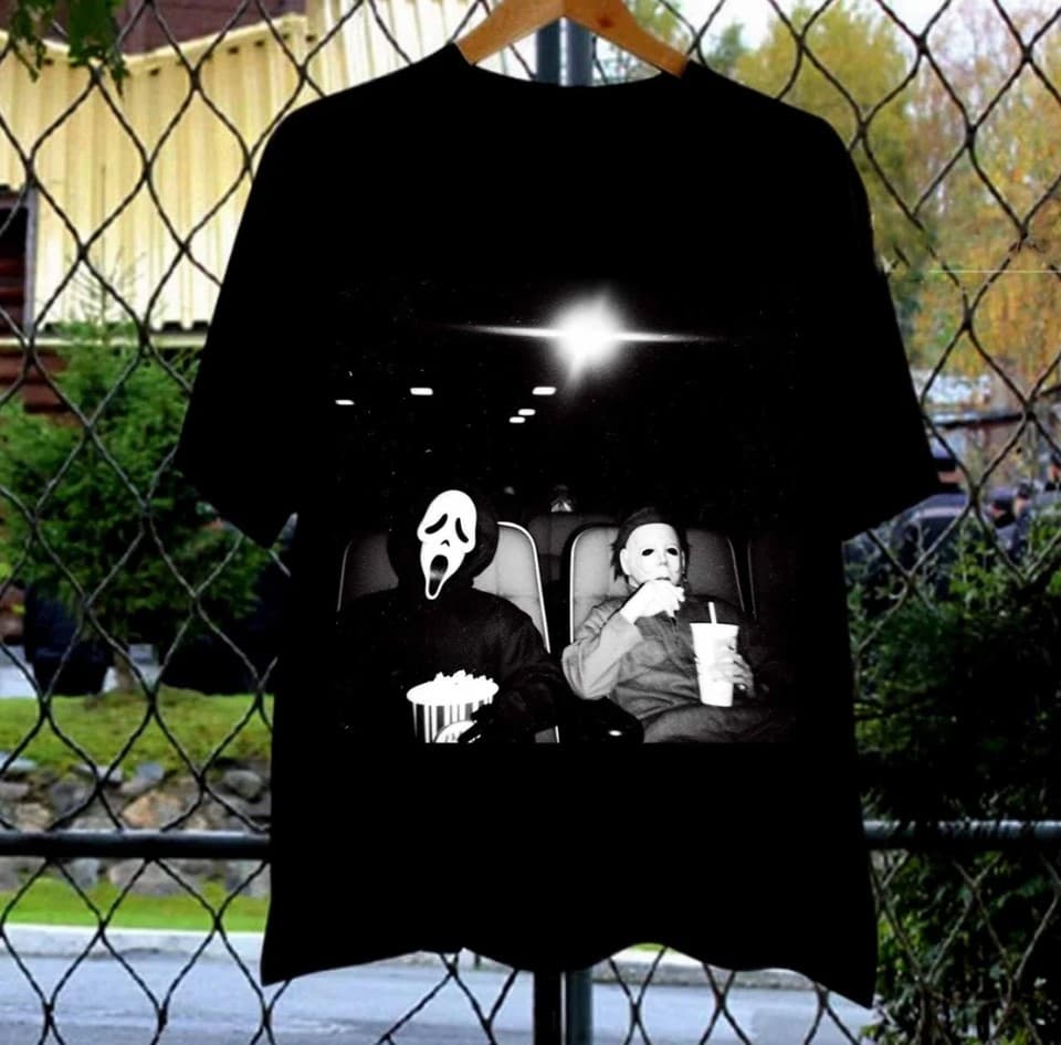 Camiseta de Fans del Terror Michael Myers y Ghostface para Halloween – image 2, Michael Myers Tee, Michael Myers Merch, Michael Myers Shirt, Michael Myers Sweatshirt, Michael Myers Hoodie, Michael Myers Clothes