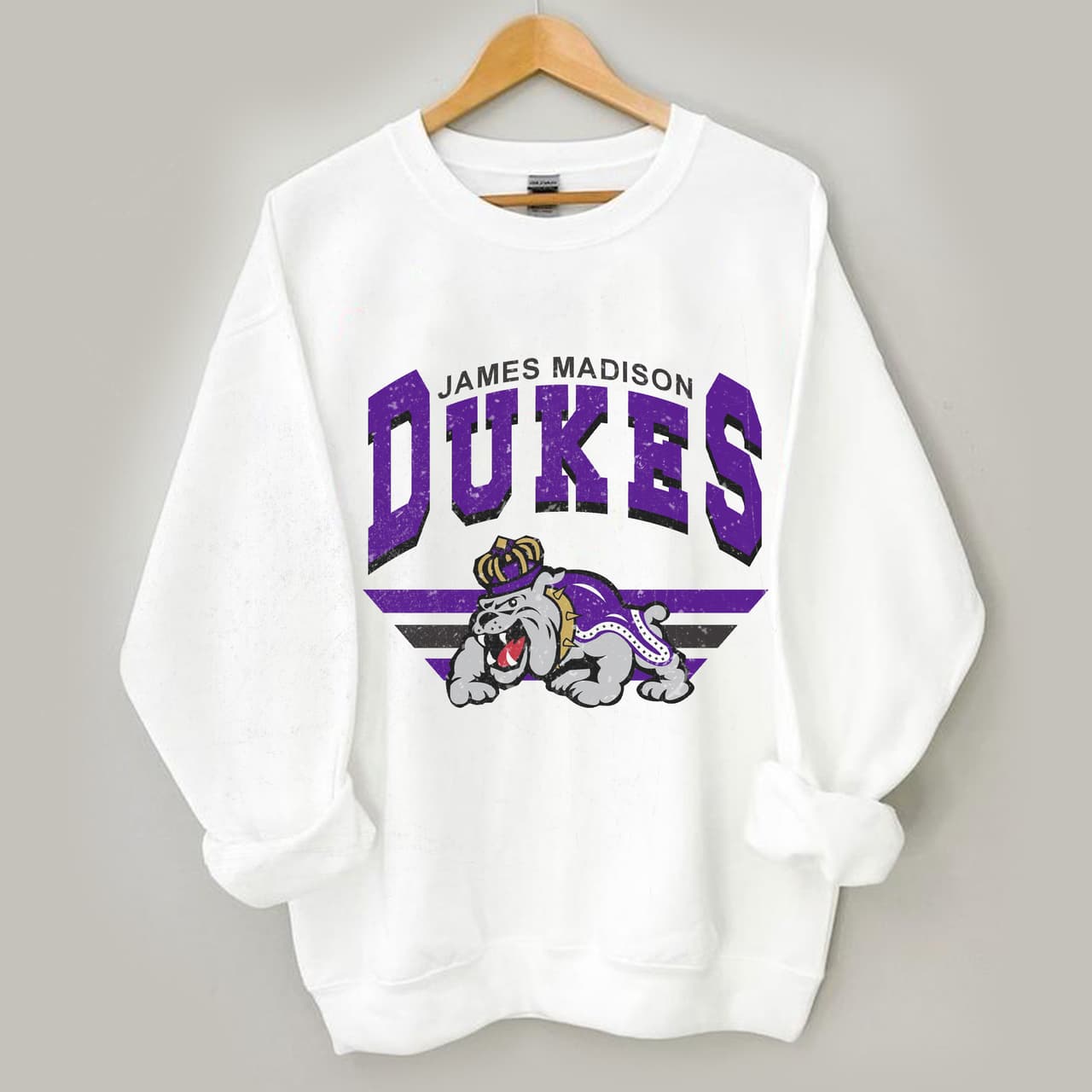 James Madison Dukes Vintage NCAA Sudadera de Fútbol - Unisex y Regalo para Mujer – image 3, James Madison Dukes Tee, James Madison Dukes Merch, James Madison Dukes Shirt, James Madison Dukes Sweatshirt, James Madison Dukes Hoodie, James Madison Dukes Clothes