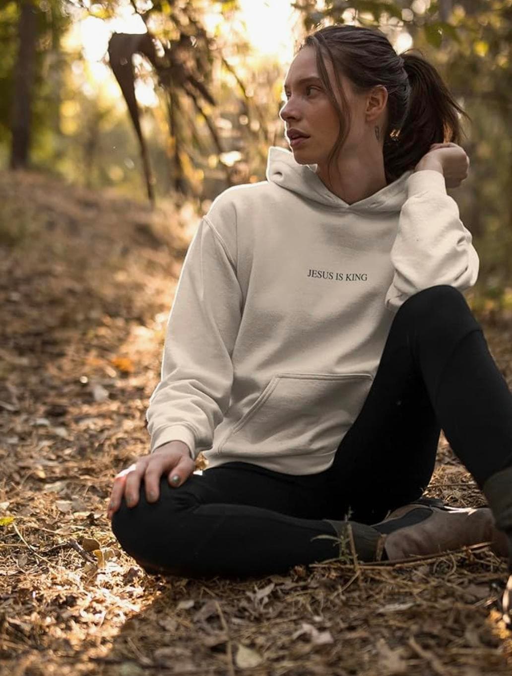 JESUS IS KING Sudadera con Capucha | Sudadera Unisex de Fe Cristiana – image 2, JESUS IS KING Tee, JESUS IS KING Merch, JESUS IS KING Shirt, JESUS IS KING Sweatshirt, JESUS IS KING Hoodie, JESUS IS KING Clothes