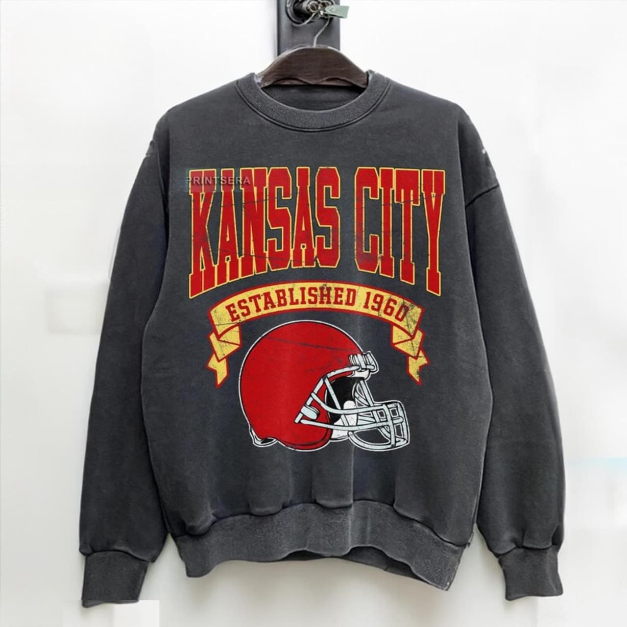 Sudadera Kansas City Football Vintage Unisex de Ajuste Clásico – image 1, Kansas City Chiefs Tee, kansas chiefs merch, travis kelce shirt, travis kelce tshirt, kansas city chiefs sweatshirt, chiefs sweatshirts, kc chiefs sweatshirts