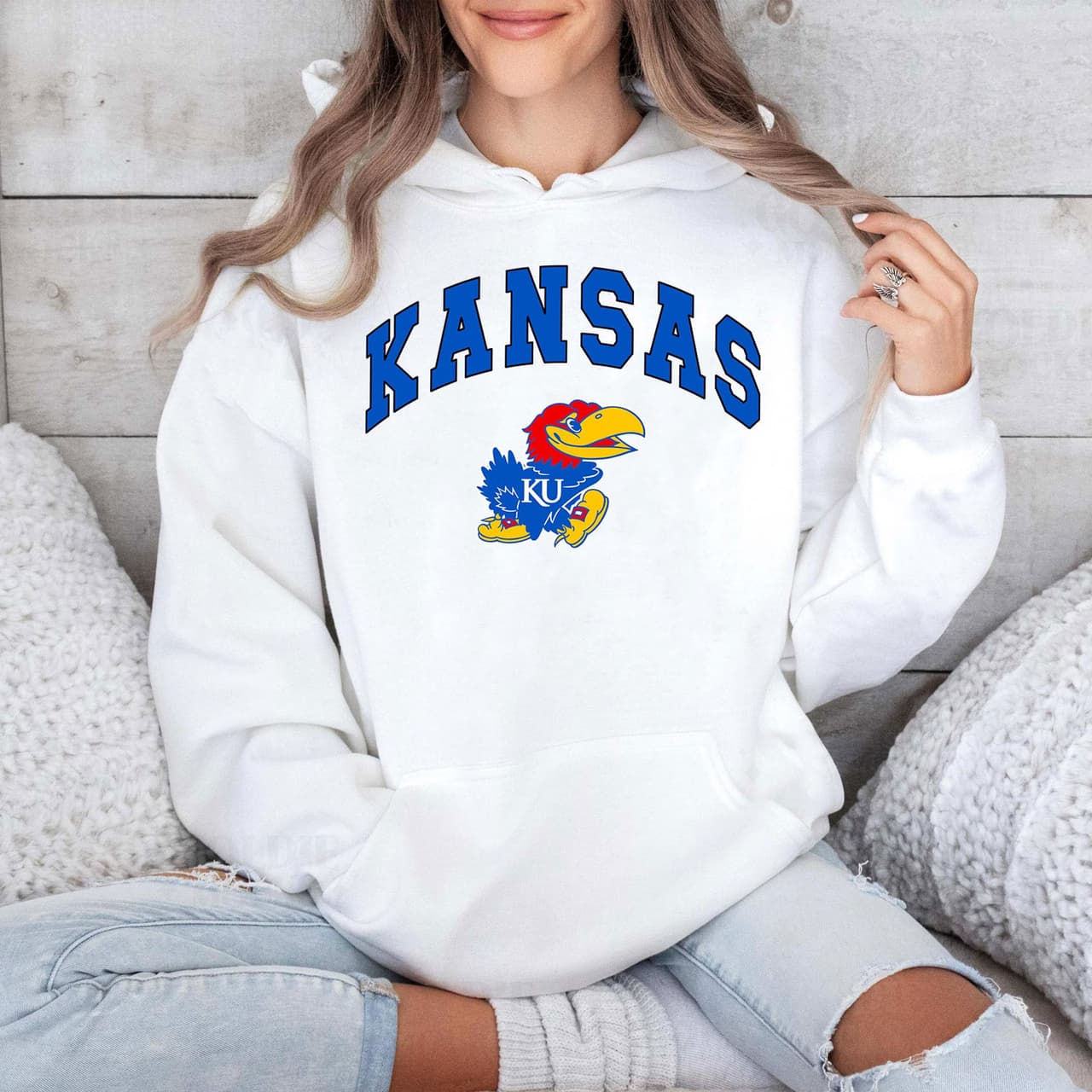 Kansas Jayhawks Football NCAA Camiseta Gráfica, Sudadera con Capucha y Suéter – image 3, Kansas Jayhawks Tee, Kansas Jayhawks Merch, Kansas Jayhawks Shirt, Kansas Jayhawks Sweatshirt, Kansas Jayhawks Hoodie, Kansas Jayhawks Clothes