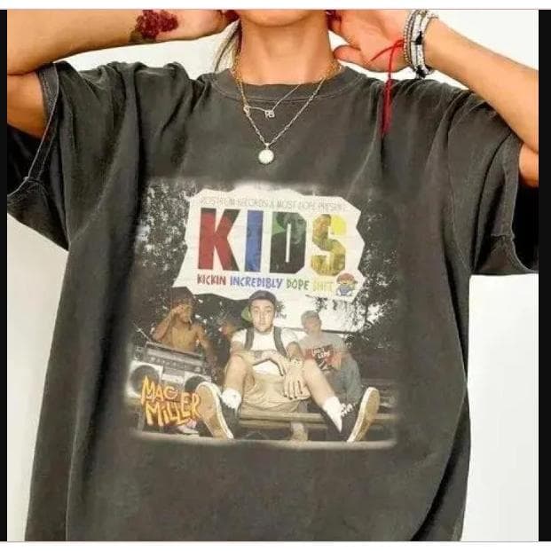 KIDS Mac Miller Album Shirt, Vintage Retro 90s Homenaje Actor Tee, Hoodie – image 1, Mac Millerr Tee, Mac Millerr Merch, Mac Millerr Shirt, Mac Millerr Sweatshirt, Mac Millerr Hoodie, Mac Millerr Clothes