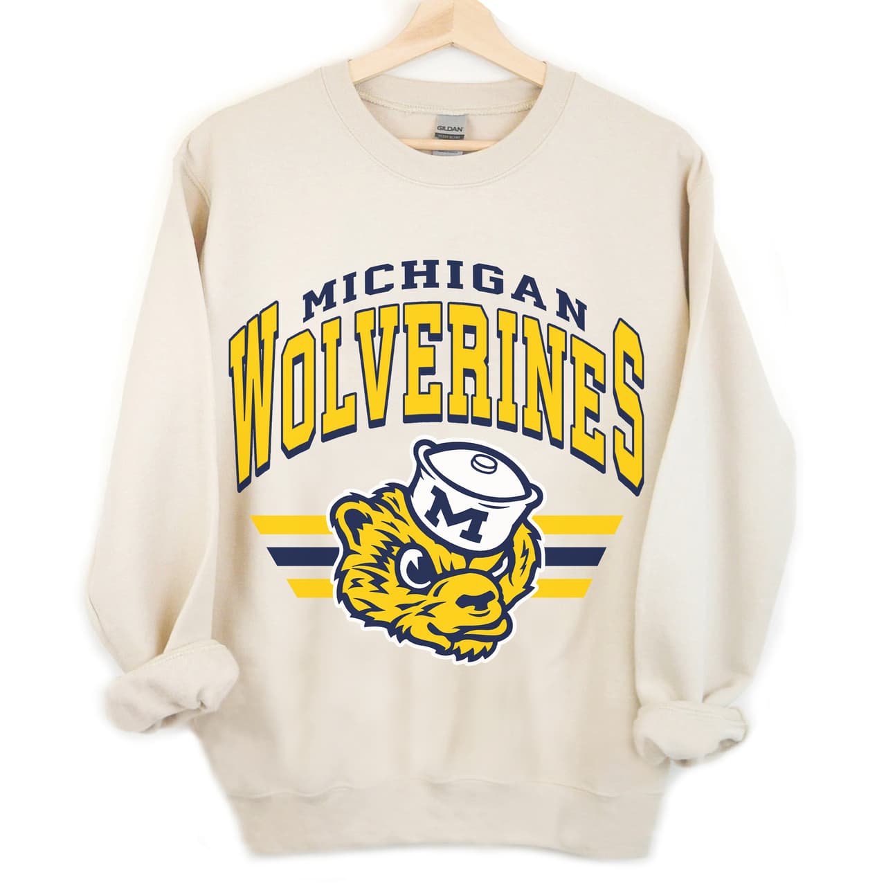 Sudadera Vintage NCAA Michigan Wolverines de Fútbol - Regalo Unisex – image 2, Michigan Wolverines Tee, michigan wolverines shirt, michigan wolverines sweatshirt, michigan wolverines hoodie