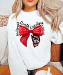 NC State Wolfpack Red Bow Camiseta y Sudadera de Fútbol de Mujer Comfort Colors 1 small thumbnail