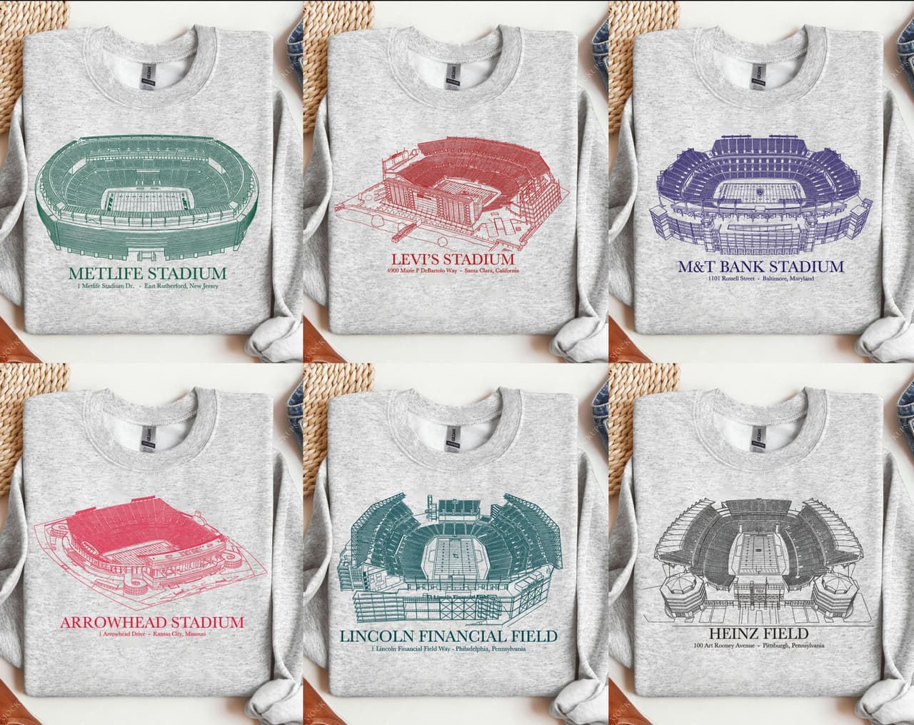 NCAA College Stadium Sudaderas Pullover - Algodón Suave Regalos para Fan – image 3, Vintage College Tee, NCAA T-Shirt, Alabama Crimson Tide tshirt, Ohio State Buckeyes tshirt, Texas Longhorns tshirt, Georgia Bulldogs tshirt, Michigan Wolverines tshirt