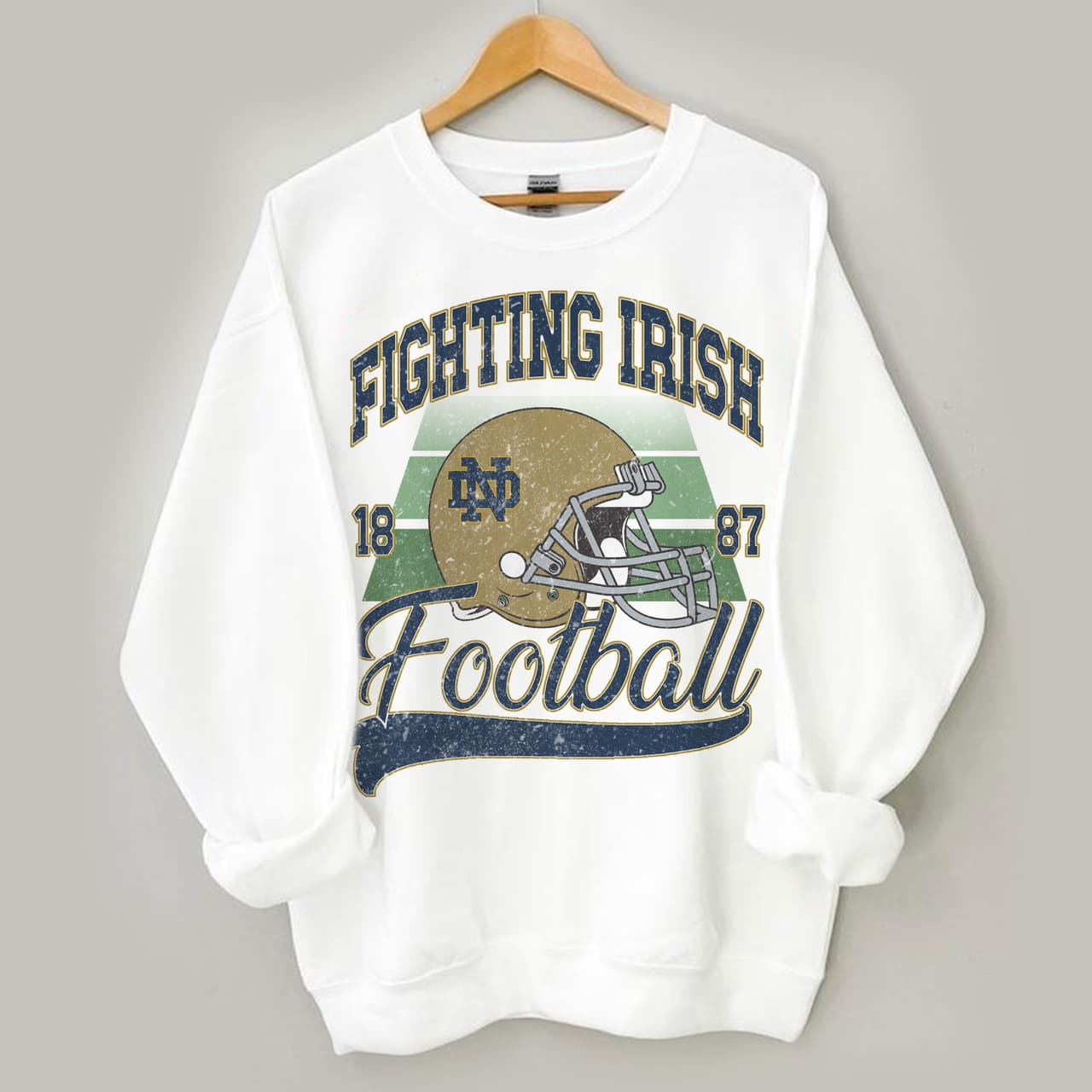 Notre Dame Fighting Irish Fútbol Americano NCAA Sudadera, University Of Notre Dame Unisex Vintage Fútbol Americano NCAA Sudadera – image 2, Notre Dame Fighting Irish Tee, notre dame fighting irish shirt. notre dame fighting irish sweatshirt, notre dame fighting irish hoodie