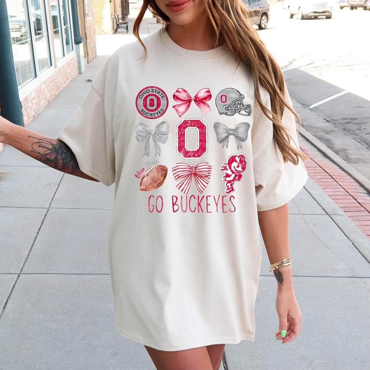 Ohio State Buckeyes Coquette Graphic Tee - Camiseta Mujer Día de Juego – image 3, Ohio State Buckeyes Tee, ohio state buckeyes shirt, ohio state buckeyes tshirt, ohio state buckeyes sweatshirt, ohio state buckeyes hoodie