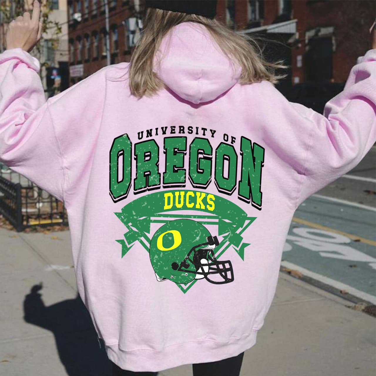 Sudadera Oregon Ducks Vintage Fútbol NCAA, Unisex de Final Round Gear – image 4, Oregon Ducks Tee, oregon ducks sweatshirt, oregon ducks football sweatshirt, oregon ducks shirt, oregon ducks football t shirts, oregon football t shirt, mens oregon ducks t shirt