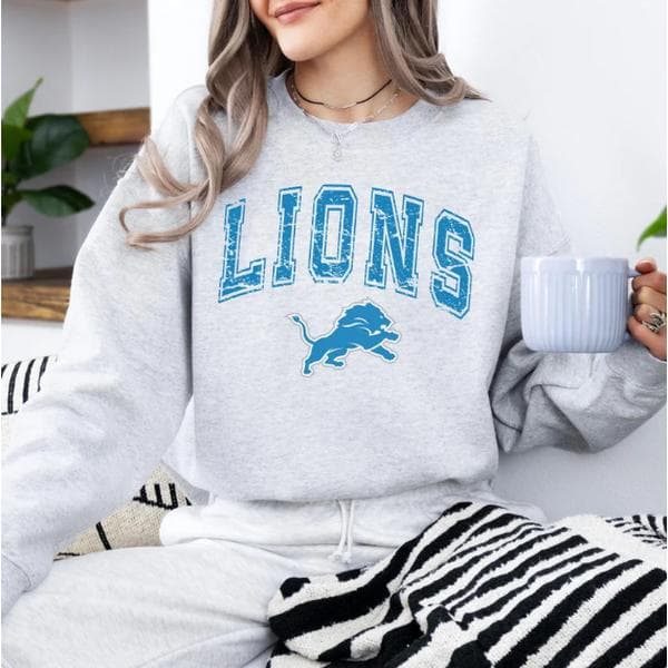 Sudadera de Fútbol Retro de Detroit Lionn - Regalo Único de Fútbol Lionss – image 1, Detroit Lions Tee, detroit lions shirt, detroit lions tee shirts, detroit lions football shirt, detroit lions sweat shirt, nflshop lions, lions sweatshirt