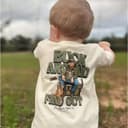 Camiseta Sureña 'Buck Around Find Out' para Niño y Pequeño 1 small thumbnail