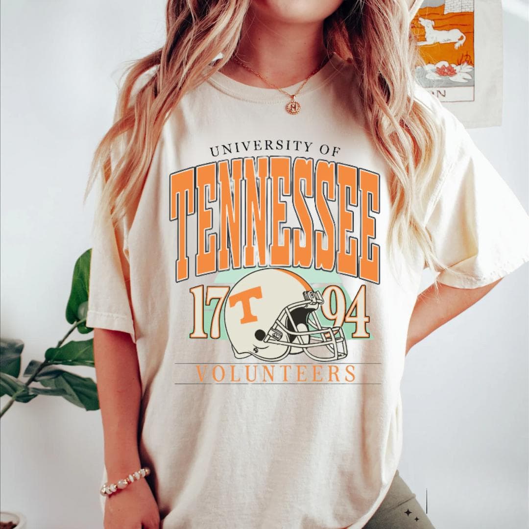 Tennessee Sudadera, Vols Fútbol Americano Camiseta, Universitaria Fútbol Americano Gift For Universitaria Student Hoodie, NCAA Camiseta Comfort Color – image 2, Tennessee Volunteers Tee, tennessee football shirts, vols shirt, tennessee vols t shirt, tennessee football sweatshirt, tennessee volunteers t shirt, tennessee vols tee shirts