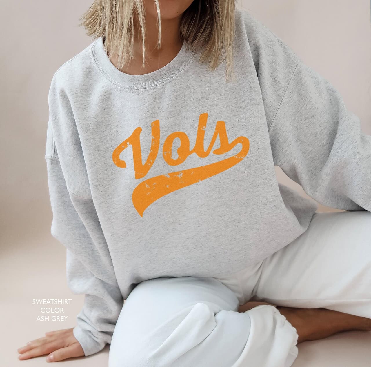 Tennessee Vols Sudadera, Hoodie y Camiseta Estilo Retro Desgastado – image 1, Tennessee Volunteers Tee, tennessee football shirts, vols shirt, tennessee vols t shirt, tennessee football sweatshirt, tennessee volunteers t shirt, tennessee vols tee shirts