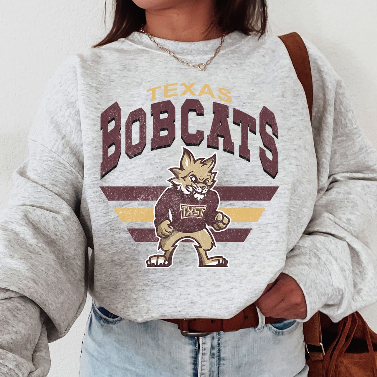 Sudadera Vintage NCAA de Fútbol Texas State Bobcats - Unisex Algodón – image 1, Texas State Bobcats Tee, Texas State Bobcats Merch, Texas State Bobcats Shirt, Texas State Bobcats Sweatshirt, Texas State Bobcats Hoodie, Texas State Bobcats Clothes