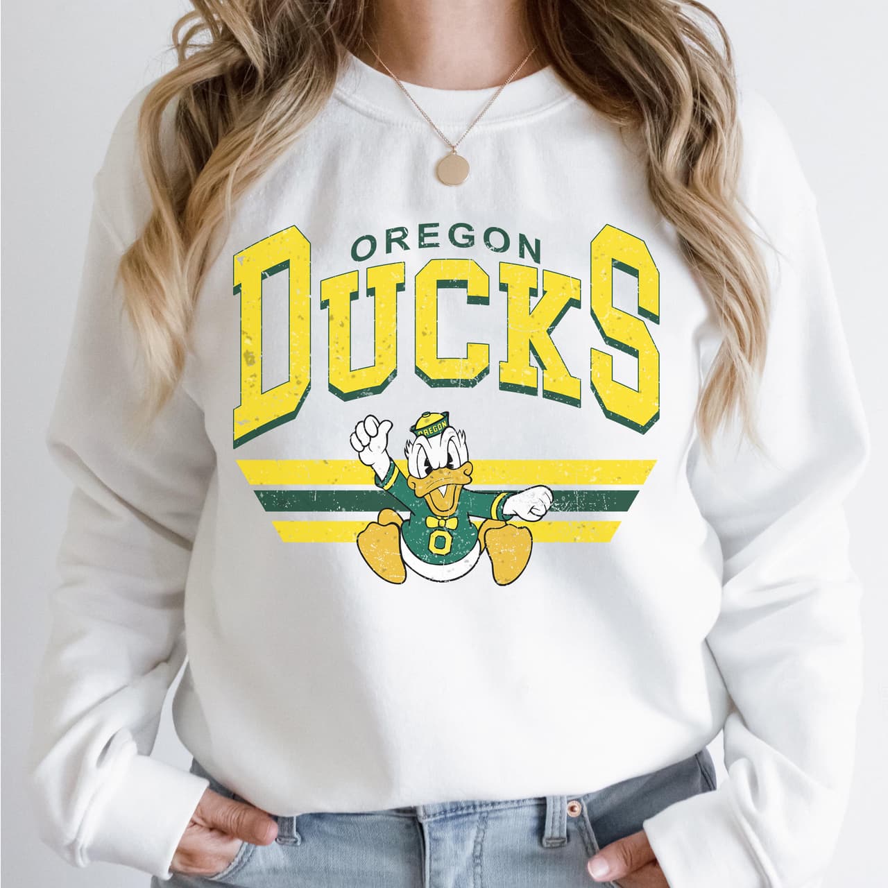 Sudadera Unisex Oregon Ducks Vintage NCAA Fútbol - Regalo para Fans – image 3, Oregon Ducks Tee, oregon ducks sweatshirt, oregon ducks football sweatshirt, oregon ducks shirt, oregon ducks football t shirts, oregon football t shirt, mens oregon ducks t shirt