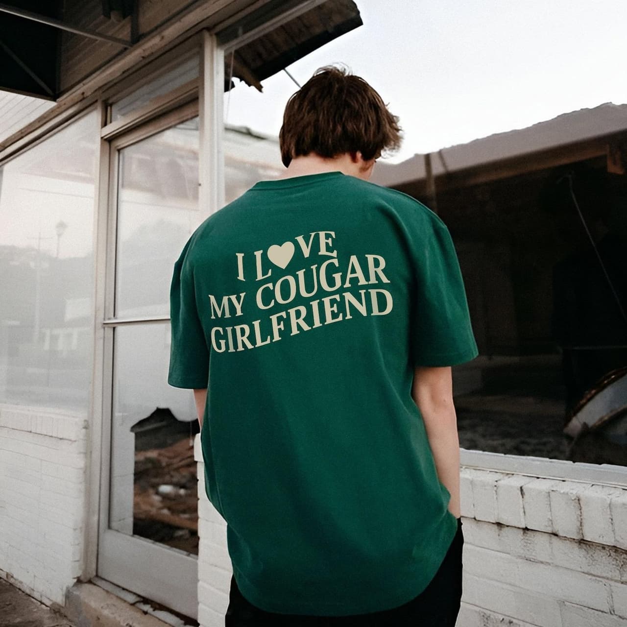 Camiseta Victoria Maxwell, Sudadera I Love My Cougar Girlfriend, Hoodie Regalo Divertido para Él, Camiseta para Novio, Regalo San Valentín – image 3, Cougar Girlfriend Shirt Tee, Cougar Girlfriend Shirt Tee, Cougar Girlfriend Shirt Sweatshirt, Cougar Girlfriend Shirt Hoodie
