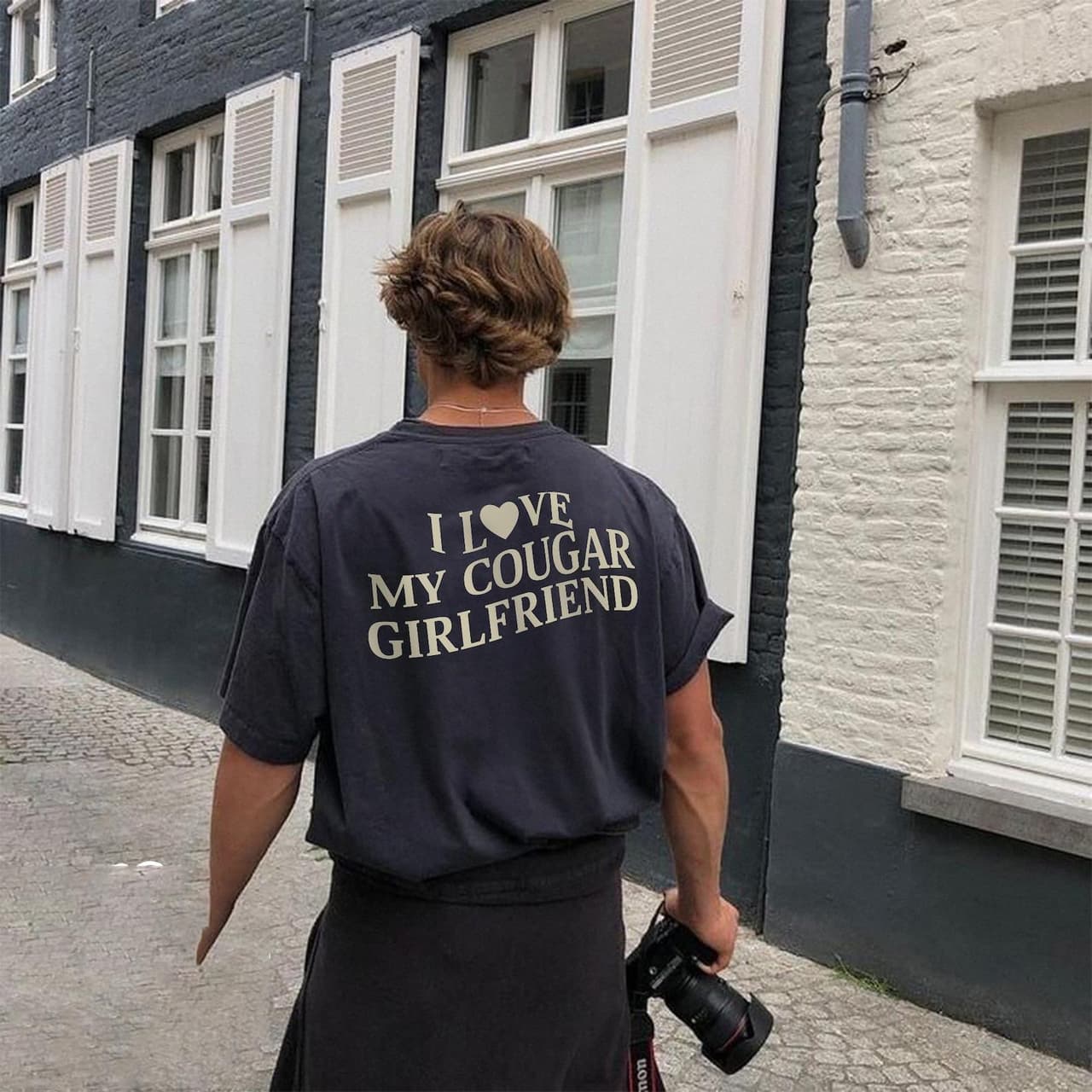 Camiseta Victoria Maxwell, Sudadera I Love My Cougar Girlfriend, Hoodie Regalo Divertido para Él, Camiseta para Novio, Regalo San Valentín – image 2, Cougar Girlfriend Shirt Tee, Cougar Girlfriend Shirt Tee, Cougar Girlfriend Shirt Sweatshirt, Cougar Girlfriend Shirt Hoodie