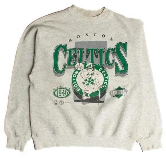 Sudadera Vintage Boston Celtics 1946, la Camiseta Preferida de los Aficionados – image 3, Boston Celtics Tee, Boston Celtics Merch, Boston Celtics Shirt, Boston Celtics Sweatshirt, Boston Celtics Hoodie, Boston Celtics Clothes