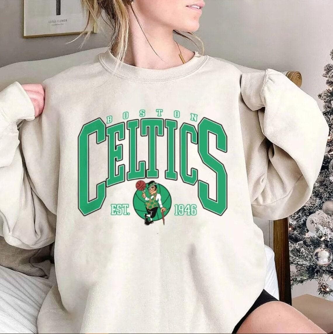 Sudadera Vintage Boston Celtics Baloncesto, Cuello Redondo, Regalo Unisex Fan – image 2, Boston Celtics Tee, Boston Celtics Merch, Boston Celtics Shirt, Boston Celtics Sweatshirt, Boston Celtics Hoodie, Boston Celtics Clothes