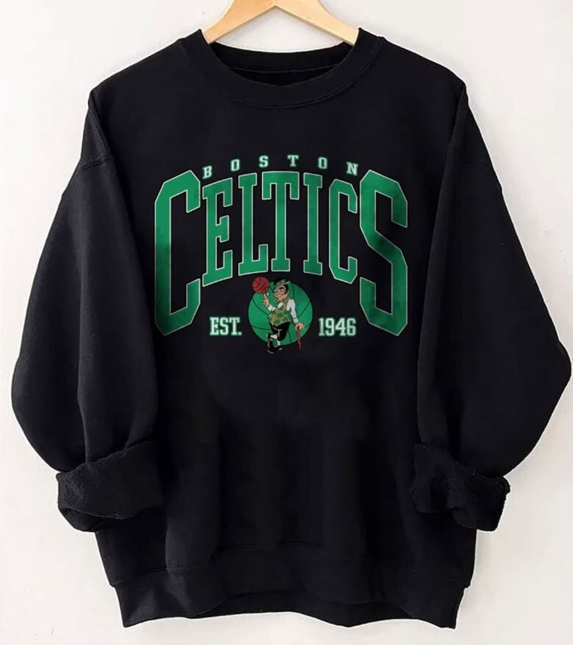 Sudadera Vintage Boston Celtics Baloncesto, Cuello Redondo, Regalo Unisex Fan – image 3, Boston Celtics Tee, Boston Celtics Merch, Boston Celtics Shirt, Boston Celtics Sweatshirt, Boston Celtics Hoodie, Boston Celtics Clothes