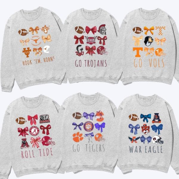Vintage Universitaria Fútbol Americano Bows Sudadera, Vintage Todos los Equipos NCAA Fútbol Americano Coquette Hoodie, Gameday Coquette Camiseta – image 4, Vintage College Tee, NCAA T-Shirt, Alabama Crimson Tide tshirt, Ohio State Buckeyes tshirt, Texas Longhorns tshirt, Georgia Bulldogs tshirt, Michigan Wolverines tshirt