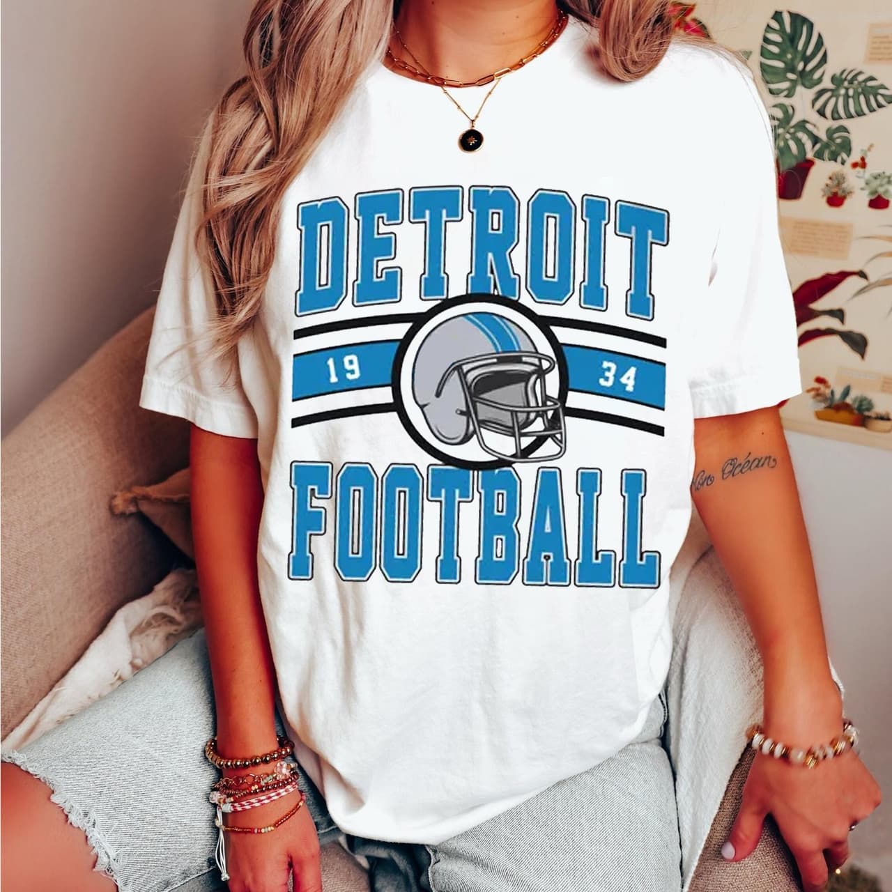 Camiseta Vintage Detroit Football Cuello Redondo – Regalo Retro Fan – image 1, Detroit Lions Tee, detroit lions shirt, detroit lions tee shirts, detroit lions football shirt, detroit lions sweat shirt, nflshop lions, lions sweatshirt