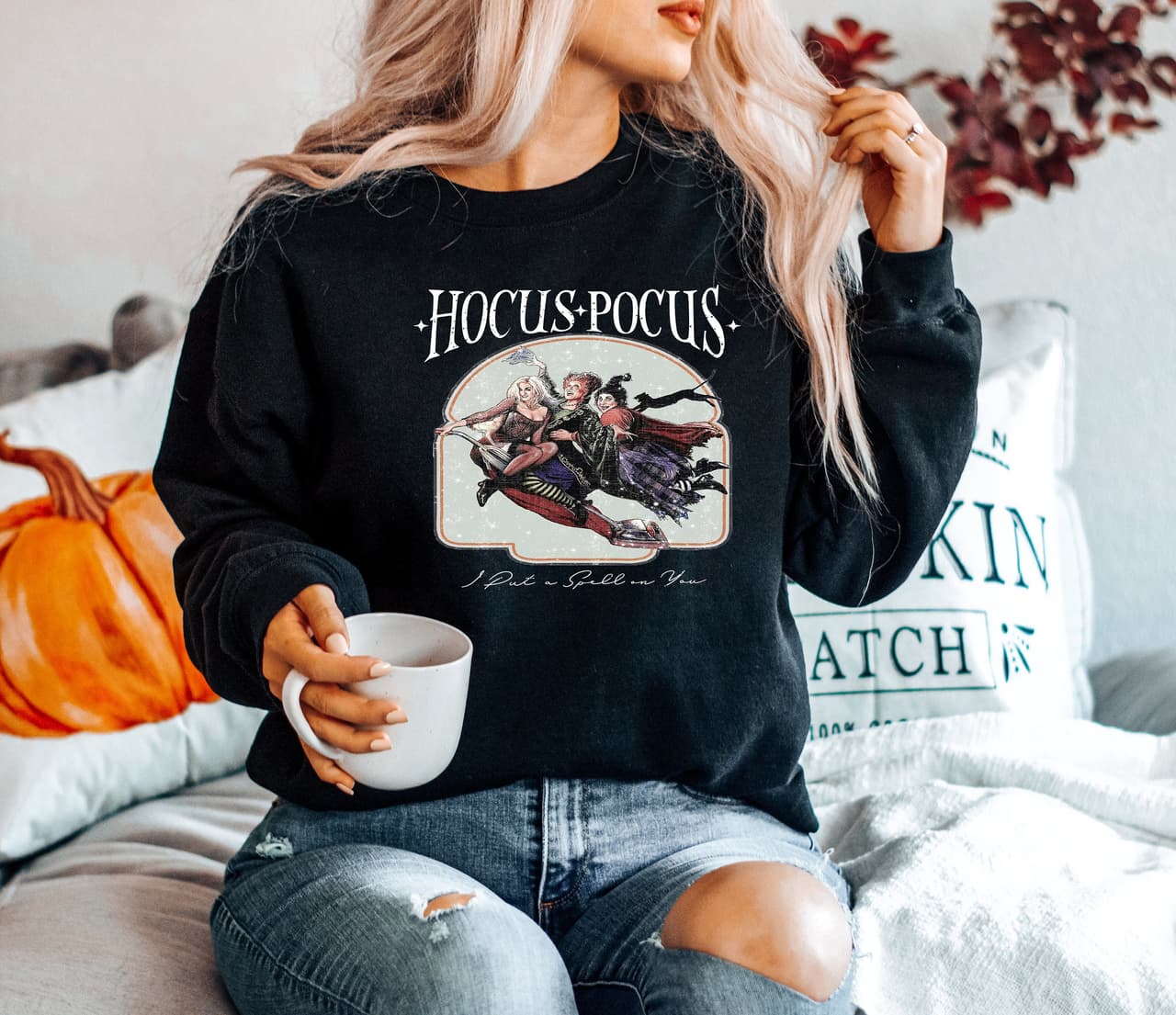 Sudadera Vintage Hocus Pocus, Camiseta de las Hermanas Sanderson, Estilo de Halloween Retro – image 3, Hocus Pocus Tee, hocus pocus merch, Hocus Pocus Shirt, Hocus Pocus Sweatshirt, Hocus Pocus Hoodie, Hocus Pocus Clothes