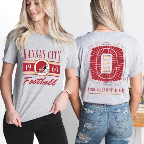 Vintage Kansas City Fútbol americano Two Side Camiseta, Arrowhead Stadium Kansas Fútbol americano Team Camiseta, Graphic Tee, , Unisex Tshirt, Sudadera, Sudadera con capucha – image 3, Kansas City Chiefs Tee, kansas chiefs merch, travis kelce shirt, travis kelce tshirt, kansas city chiefs sweatshirt, chiefs sweatshirts, kc chiefs sweatshirts