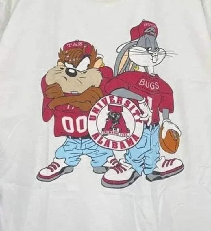 Vintage NCAA Alabama Crimson Tide Looney Tunes Camiseta para Hombres y Mujeres – image 2, Alabama Crimson Tide Tee, alabama football clothing, alabama crimson tide shirt, alabama shirts, alabama football shirts, alabama football sweatshirt, alabama tee shirts