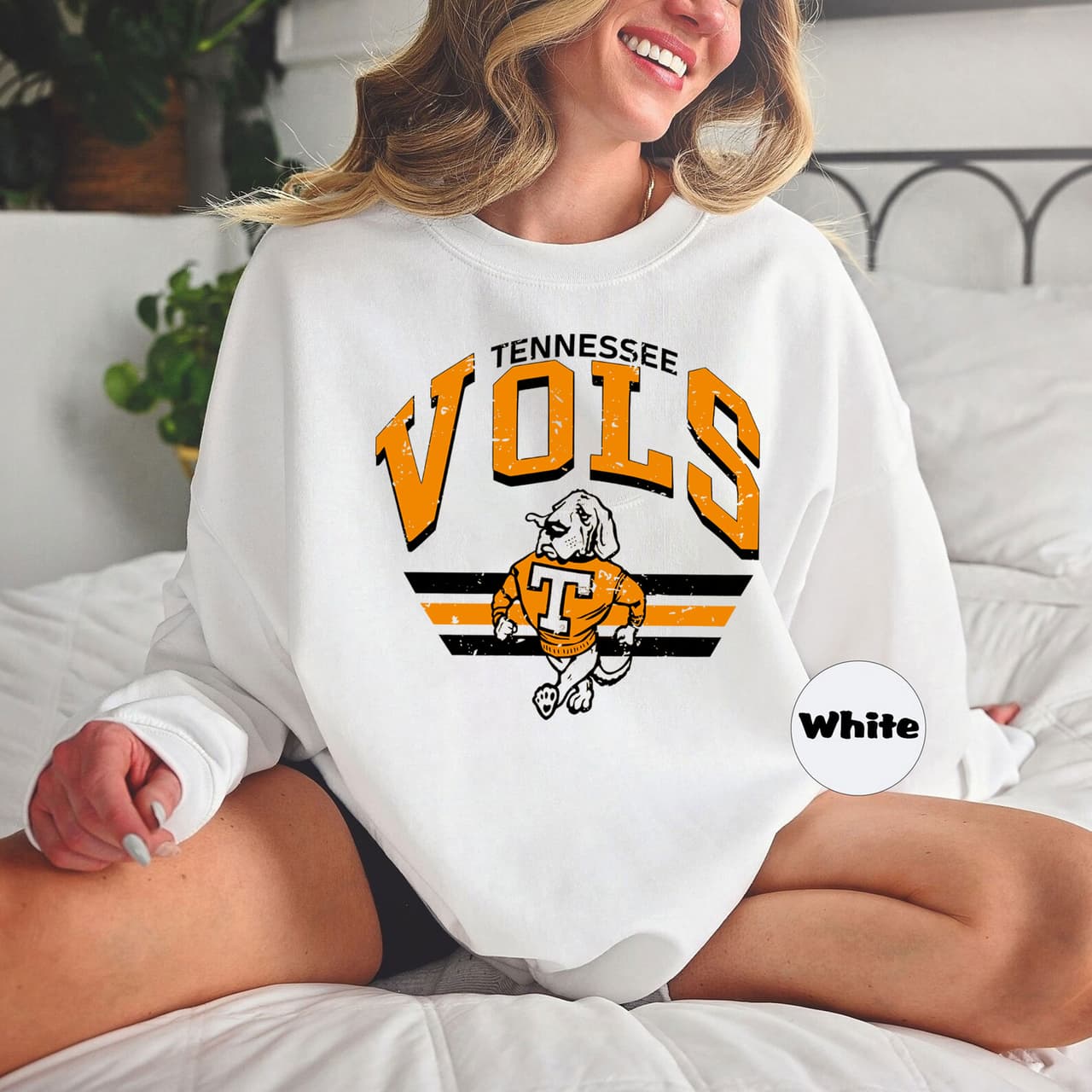 Vintage Tennessee Volunteers NCAA Sweatshirt - Football Basketball – image 4, Tennessee Volunteers Tee, tennessee football shirts, vols shirt, tennessee vols t shirt, tennessee football sweatshirt, tennessee volunteers t shirt, tennessee vols tee shirts