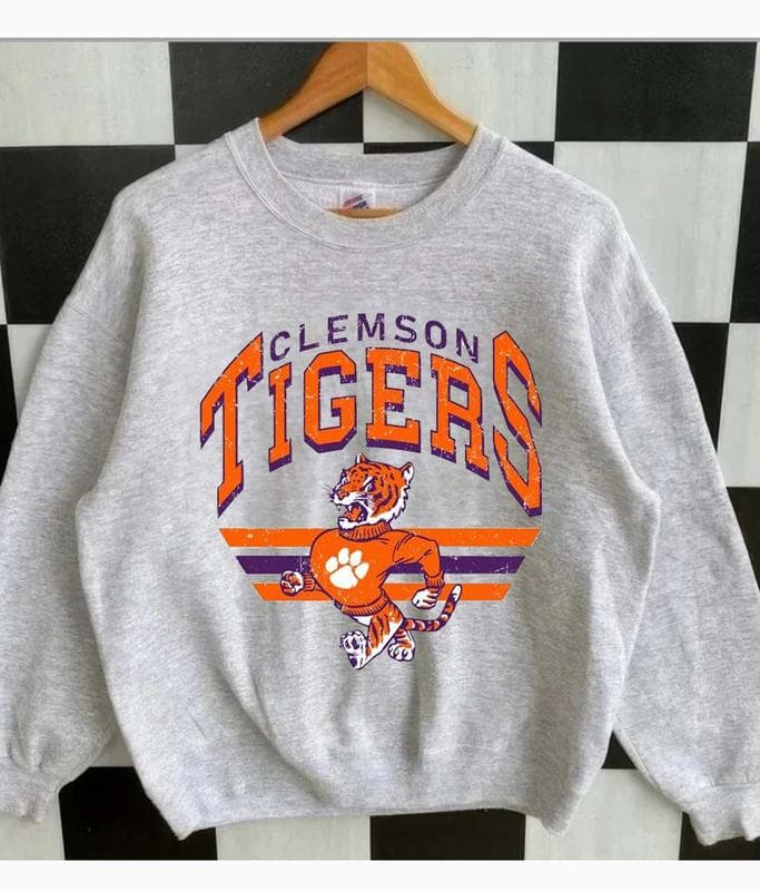 Vintage Unisex Universitaria Todos los Equiposs NCAA Sudadera, Hoodie Gifts For Fan - Vintage Clásico Camiseta, Comfort Color – image 4, Vintage College Tee, NCAA T-Shirt, Alabama Crimson Tide tshirt, Ohio State Buckeyes tshirt, Texas Longhorns tshirt, Georgia Bulldogs tshirt, Michigan Wolverines tshirt