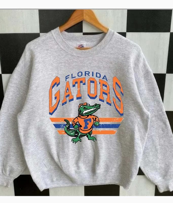 Vintage Unisex Universitaria Todos los Equiposs NCAA Sudadera, Hoodie Gifts For Fan - Vintage Clásico Camiseta, Comfort Color – image 3, Vintage College Tee, NCAA T-Shirt, Alabama Crimson Tide tshirt, Ohio State Buckeyes tshirt, Texas Longhorns tshirt, Georgia Bulldogs tshirt, Michigan Wolverines tshirt