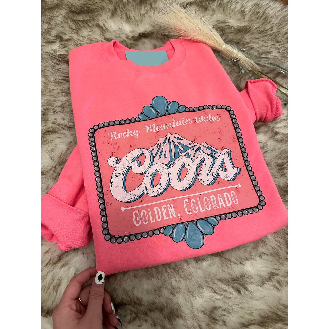 Camiseta Pulóver Occidental: Rocky Mtn Water, Cerveza, Tallas Grandes – image 1, Coors Tee, Coors Merch, Coors Shirt, Coors Sweatshirt, Coors Hoodie, Coors Clothes