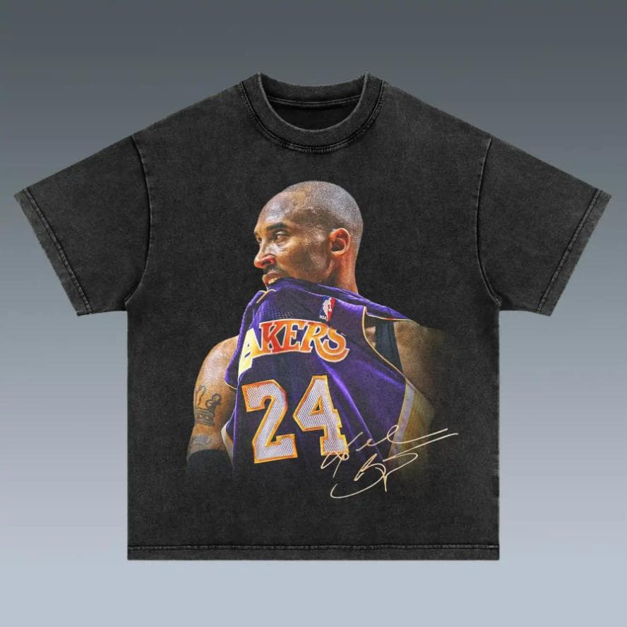 Camiseta Gráfica VINTAGE TEE KOBE v11 para Jóvenes y Adultos, Regalo para Fans del Baloncesto – image 1, KOBE BRYANT Tee, KOBE BRYANT Merch, KOBE BRYANT Shirt, KOBE BRYANT Sweatshirt, KOBE BRYANT Hoodie, KOBE BRYANT Clothes