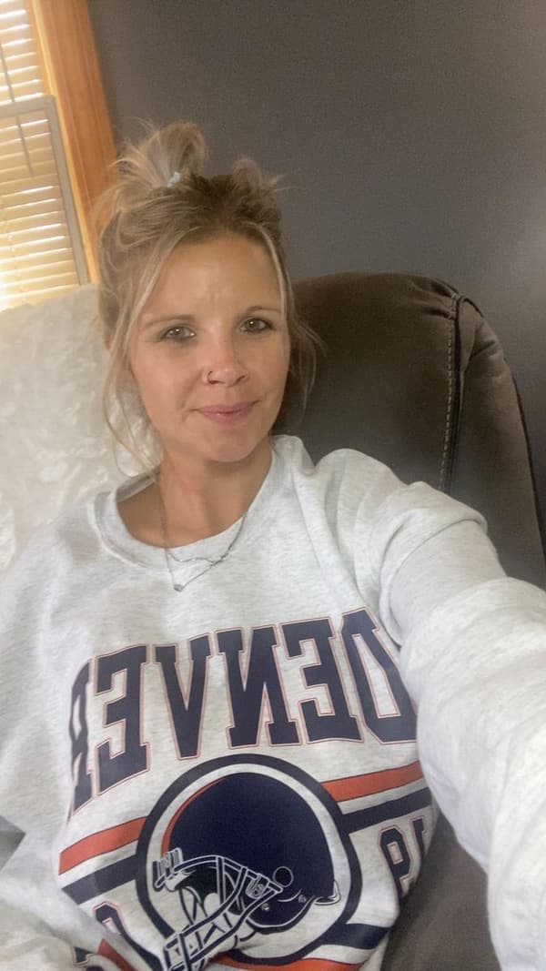 JADE WIFE added a photo of their purchase